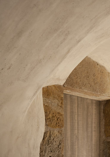 Graphenstone 高装饰. Barcelona creative studio 整治.