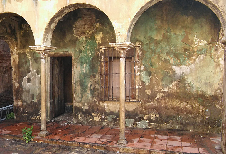 Graphenstone for cinema and television stages